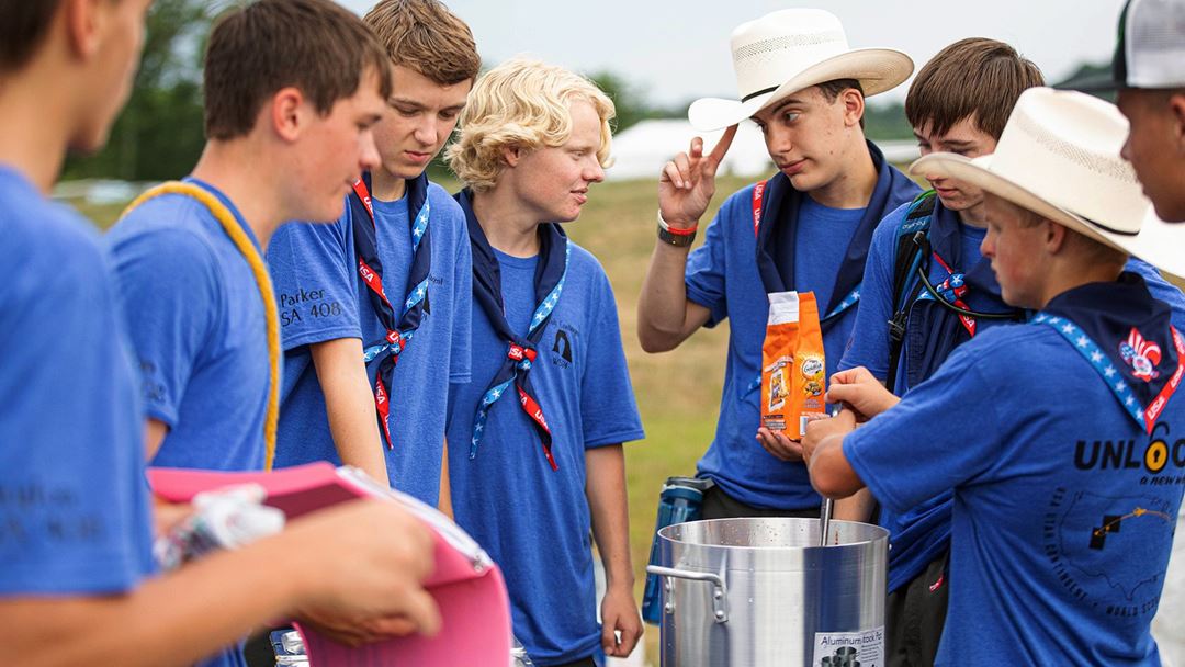 O evento promove a entreajuda e a convivência entre os participantes Foto: Chuck Eaton/Facebook 24th World Scout Jamboree 2019 - USA Contingent