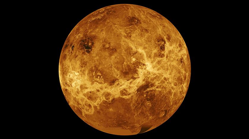 Dados recolhidos pela nave espacial Magalhães, da NASA, e o Pioneer Venus Orbiter, foram usados para compôr imagem do planeta Vénus. Foto: NASA/JPL-Caltech
