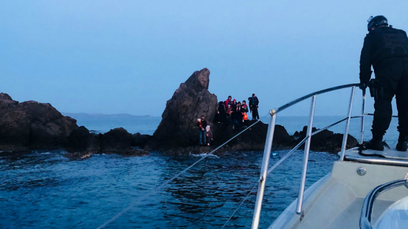 Polícia Marítima portuguesa continua a resgatar dezenas de migrantes no Mediterrâneo. Foto: Polícia Marítima