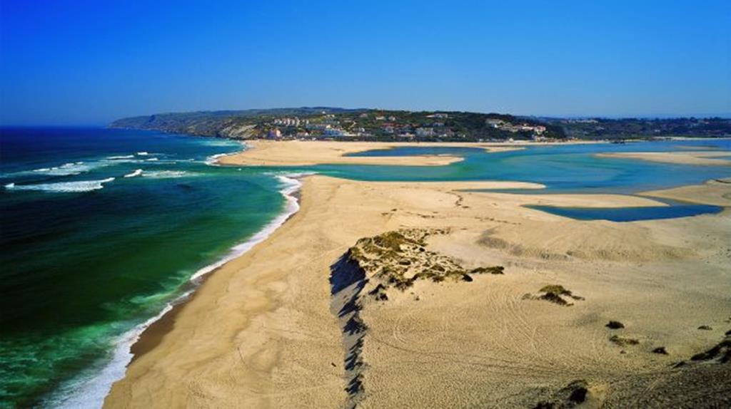 Praia da Foz do Arelho. Foto: Visit Portugal