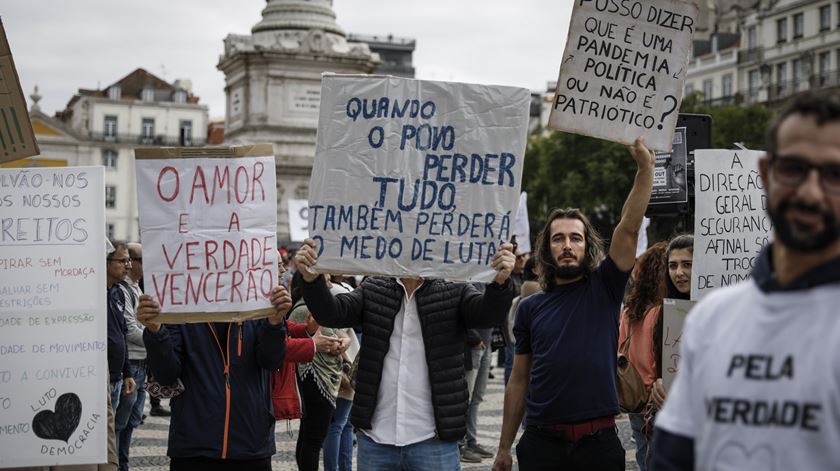 Protesto em Lisboa contra as medidas decretadas pelo Governo contra a Covid-19. Foto: Rodrigo Antunes/Lusa