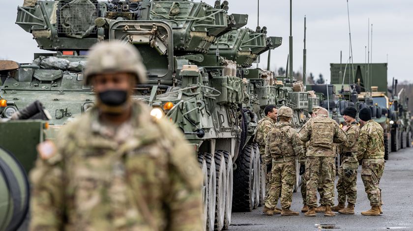 Os militares norte-americanos chegam à Europa para apoiar defesa da Ucrânia Foto: Reuters