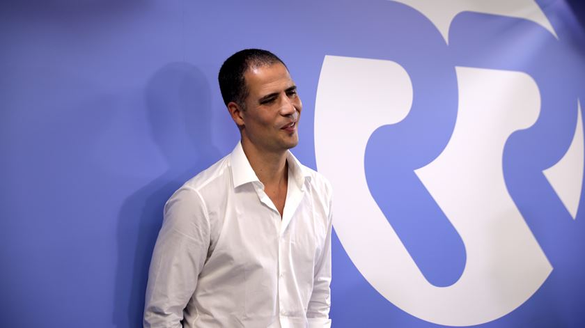 O anuncio foi feito no dia em que Ricardo Araújo Pereira visitou Joana Marques, no programa As Três da Manhã. Foto: Joana Gonçalves/ RR