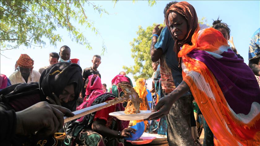 Refugiados da região do Tigray em campo no Sudão. Foto: Leni Kinzli/Programa Alimentar Mundial