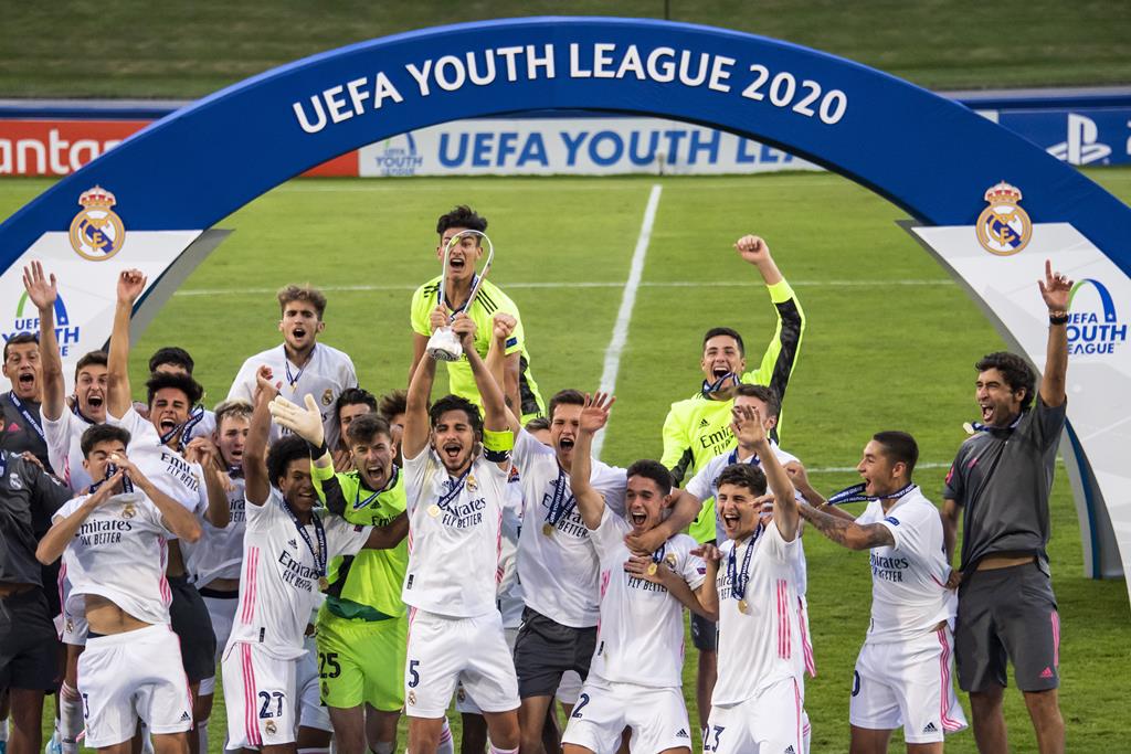 O Real Madrid é o atual campeão da Youth League. Bateu o Benfica na final de 2020 Foto: Jean-Cristophe Bott/EPA