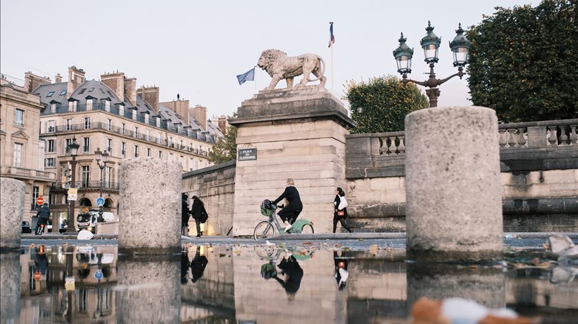 Bicicleta ultrapassa carro como meio de transporte em Paris