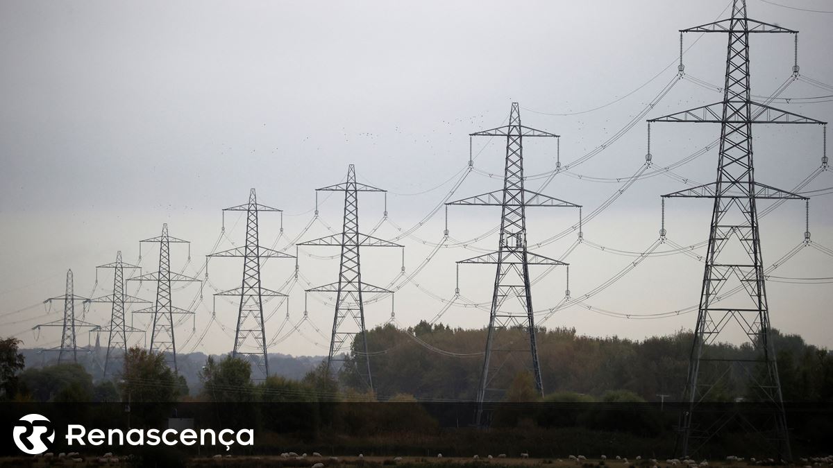 Governo ajusta tarifas de eletricidade para equilibrar redução do preço