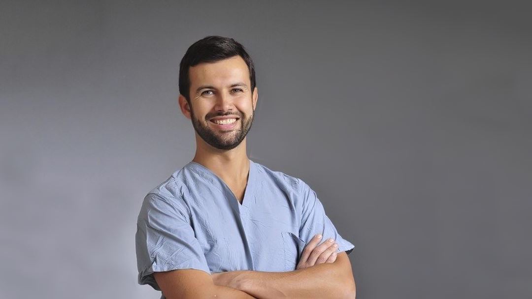 O urologista Ricardo Soares trabalha em Chicago há três anos. Foto: D.R.
