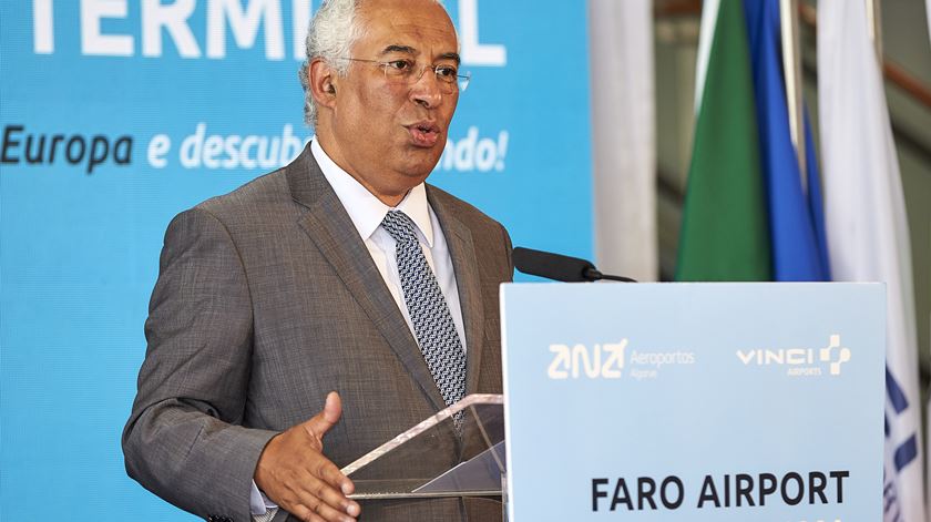O primeiro-ministro presidiu, em Faro, à cerimónia de inauguração do novo terminal do aeroporto. Foto: Ricardo Nascimento/Lusa