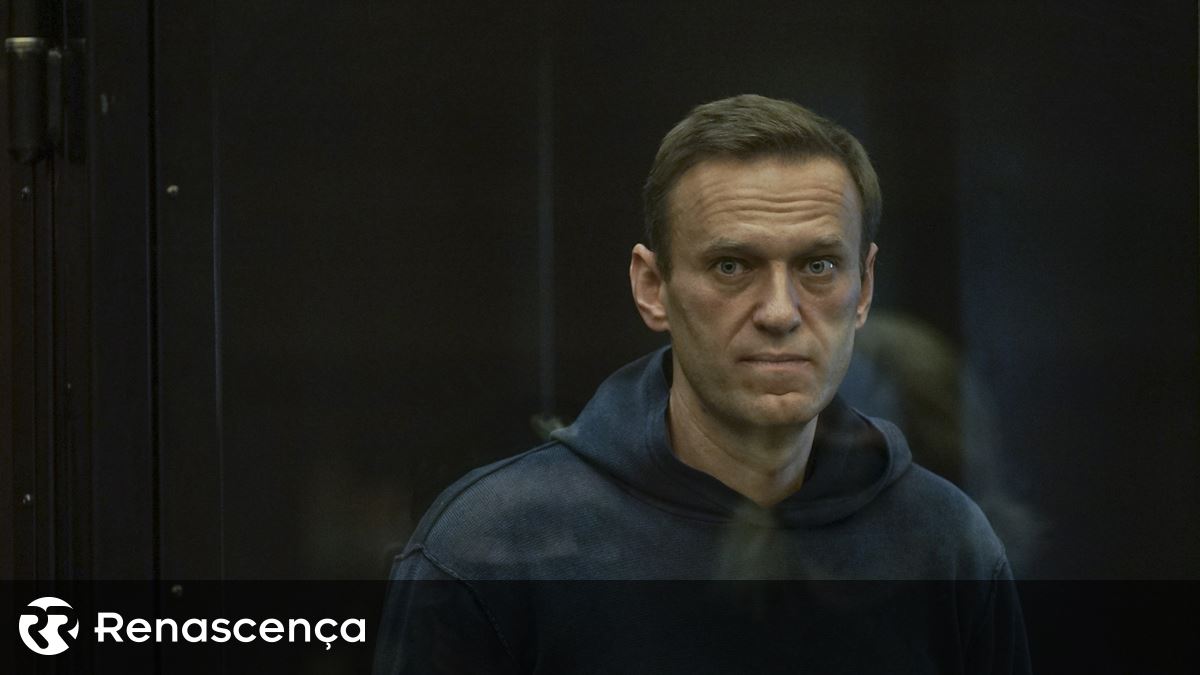 Navalny volta ao banco dos réus em novo caso de extremismo