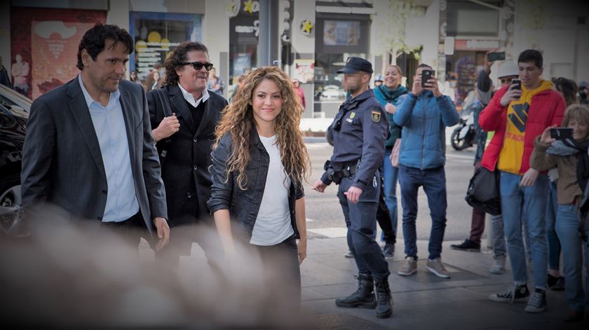 Shakira à chegada ao tribunal de Madrid. Foto: Luca Piergiovanni/EPA