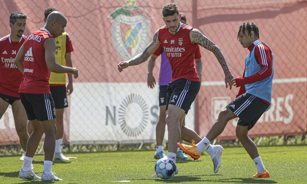 Treino do Benfica com Diego Moreira. Foto: SLB