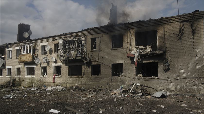 Ucrânia. Kharkiv em alerta por 16 horas no mais longo ataque russo do conflito
