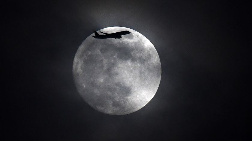 Super lua de 31 de janeiro de 2018, vista a partir de Londres. Foto: Facundo Arrizabalaga/EPA