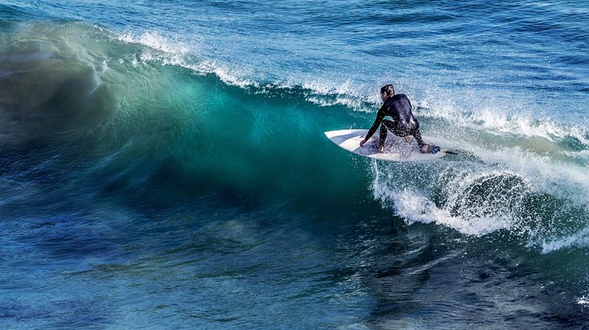 A prancha pelo ISEC deve ser uma réplica da primeira prancha de surf registada em Portugal, em 1942.