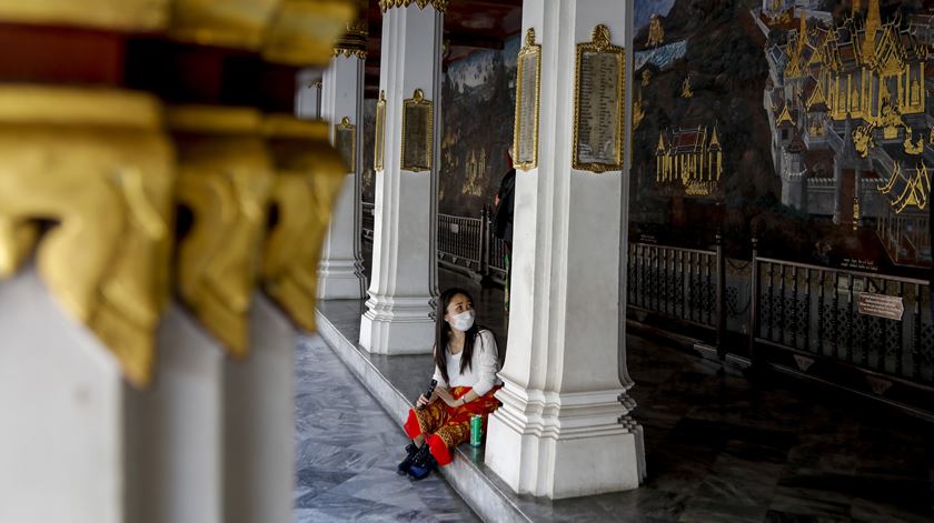 Turista chinesa no Palácio de Banguecoque. Foto: Diego Azubel/EPA