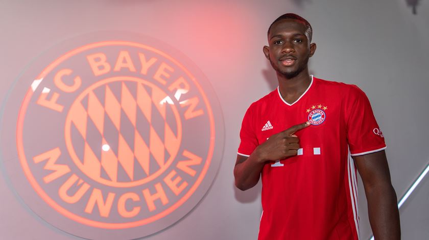Kouassi assina a custo zero pelo Bayern Munique Foto: FC Bayern