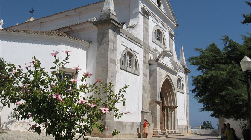 A Igreja de Santa Maria do Castelo, em Tavira. Foto: distruggetelemacchine