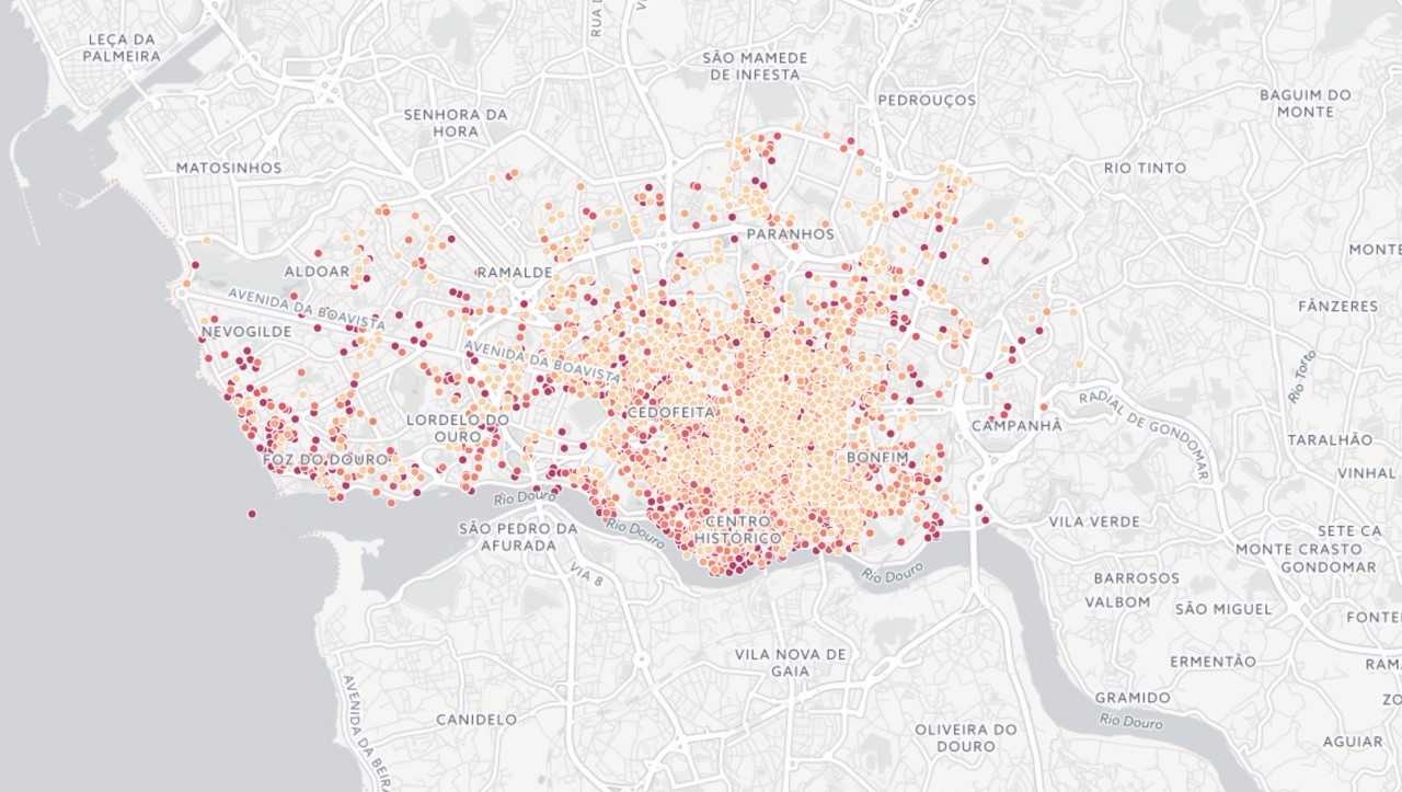 Alojamentos disponibilizados na cidade do Porto na plataforma Airbnb a 22/07/2017