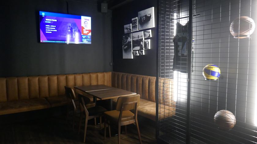 O "Tribuna Sports Bar", de André Simões está pronto para reabrir as portas aos adeptos Foto: Luís Aresta/RR