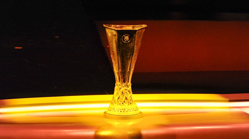 Troféu da Liga Europa. Foto: Norbert Scanella Reuters/Panoramic
