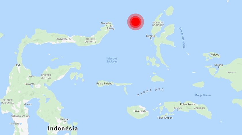 Epicentro registou-se a 134 quilómetros a noroeste de Temate, Indonésia