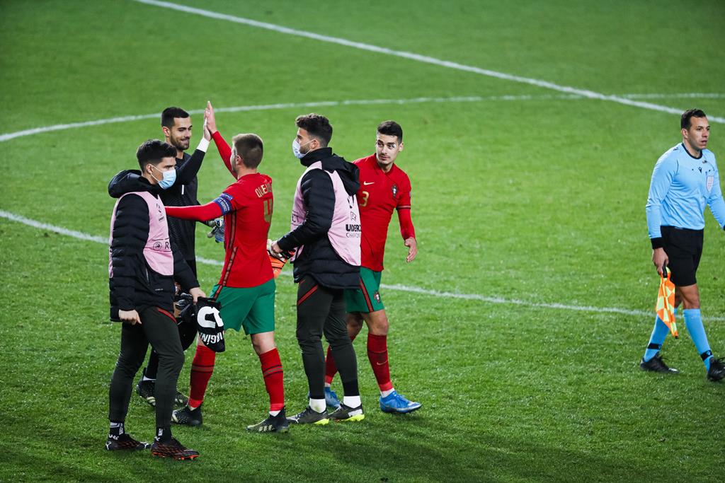 Sub-17 Duas derrotas em dois encontros: vida de Portugal