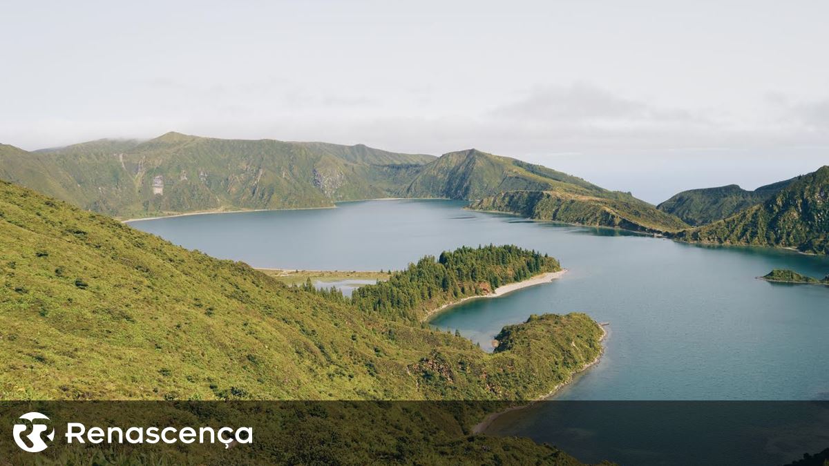 Lagoa do Fogo nos Açores visitada entre junho e setembro por 52 mil pessoas via "shuttle"