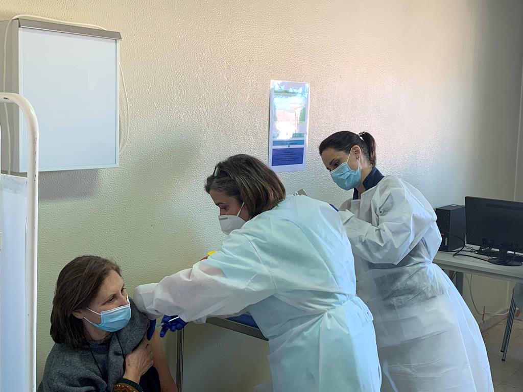 Médica Manuela Fiuza vacinada contra a covid no hospital de Santa Maria. Foto: Ana Carrilho/RR