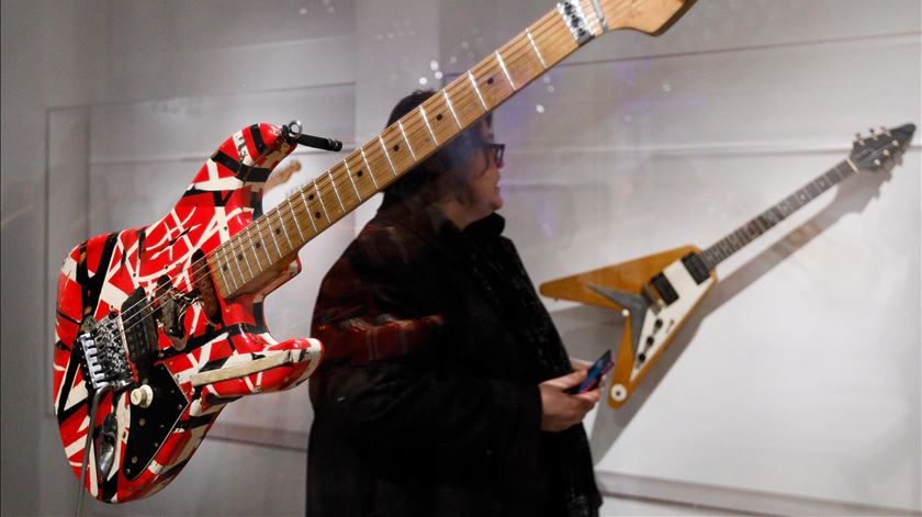 "Frankenstrat", a famosa guitarra de Eddie Van Halen. Foto: Justin Lane/EPA