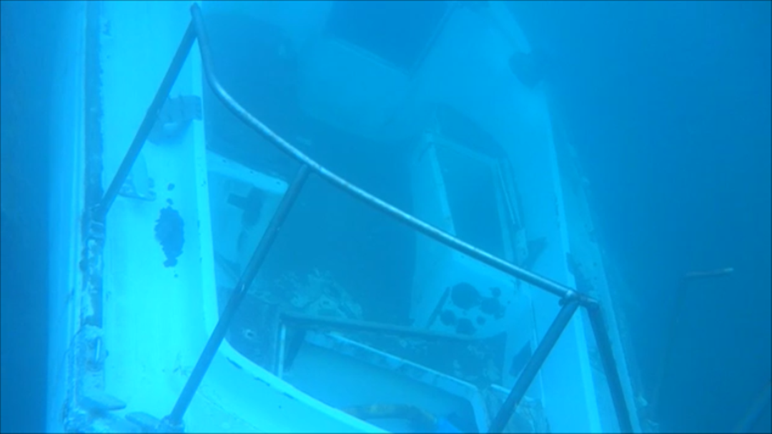 Imagem subaquática recolhida pela equipa do NRP Setúbal, que se encontra em missão nas Flores, nos Açores, para auxiliar nos trabalhos de recuperação do Porto das Lajes, após a passagem do furacão Lorenzo. Foto: Marinha Portuguesa