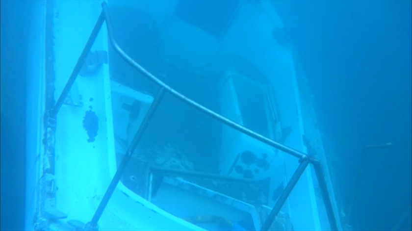 Imagem subaquática recolhida pela equipa do NRP Setúbal, que se encontra em missão nas Flores, nos Açores, para auxiliar nos trabalhos de recuperação do Porto das Lajes, após a passagem do furacão Lorenzo. Foto: Marinha Portuguesa