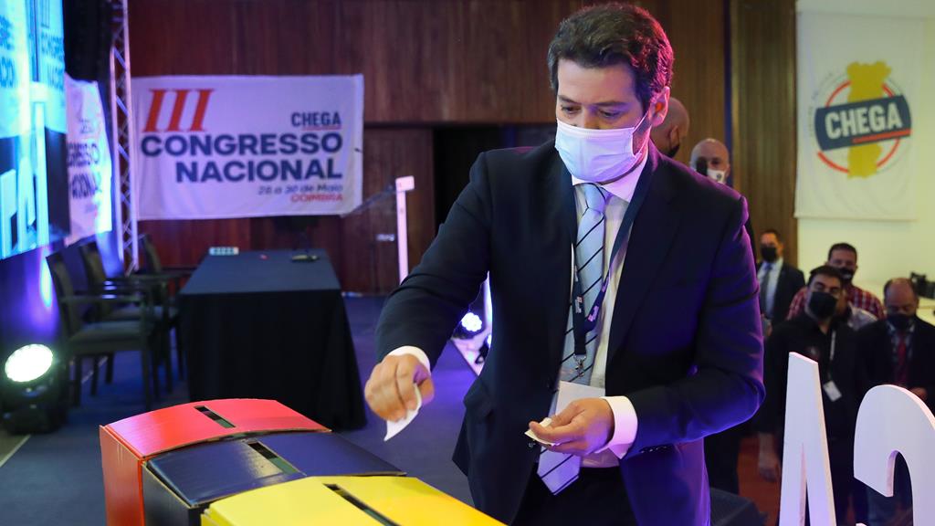 André Ventura vota, congresso do Chega em Coimbra. Foto: Paulo Novais/Lusa