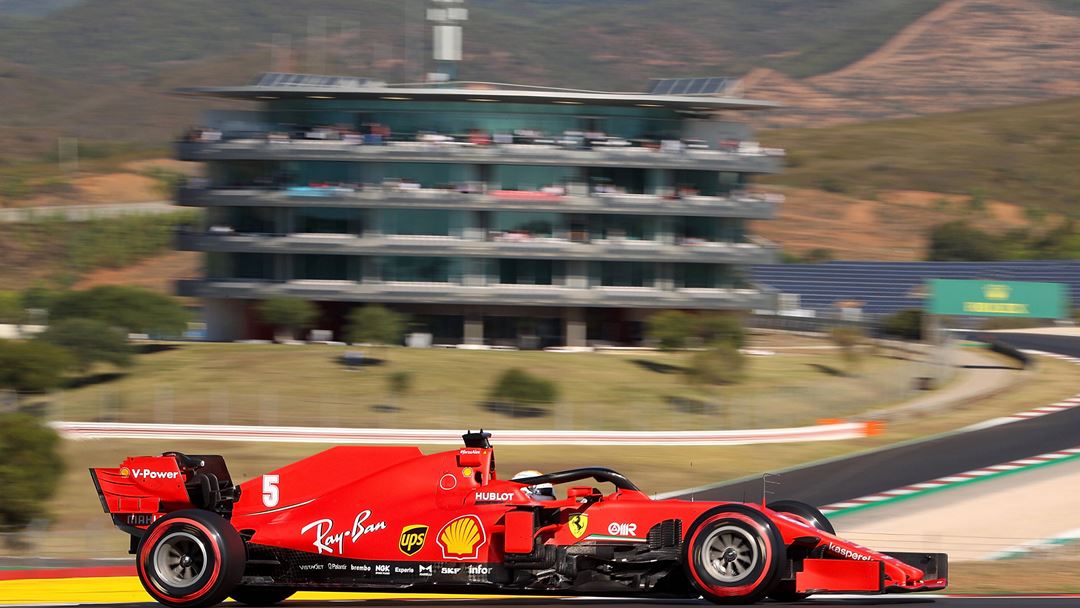 O alemão Sebastian Vettel compete pela Ferrari e possui quatro títulos mundiais consecutivos nas temporadas 2010, 2011, 2012 e 2013. Foto: Reuters
