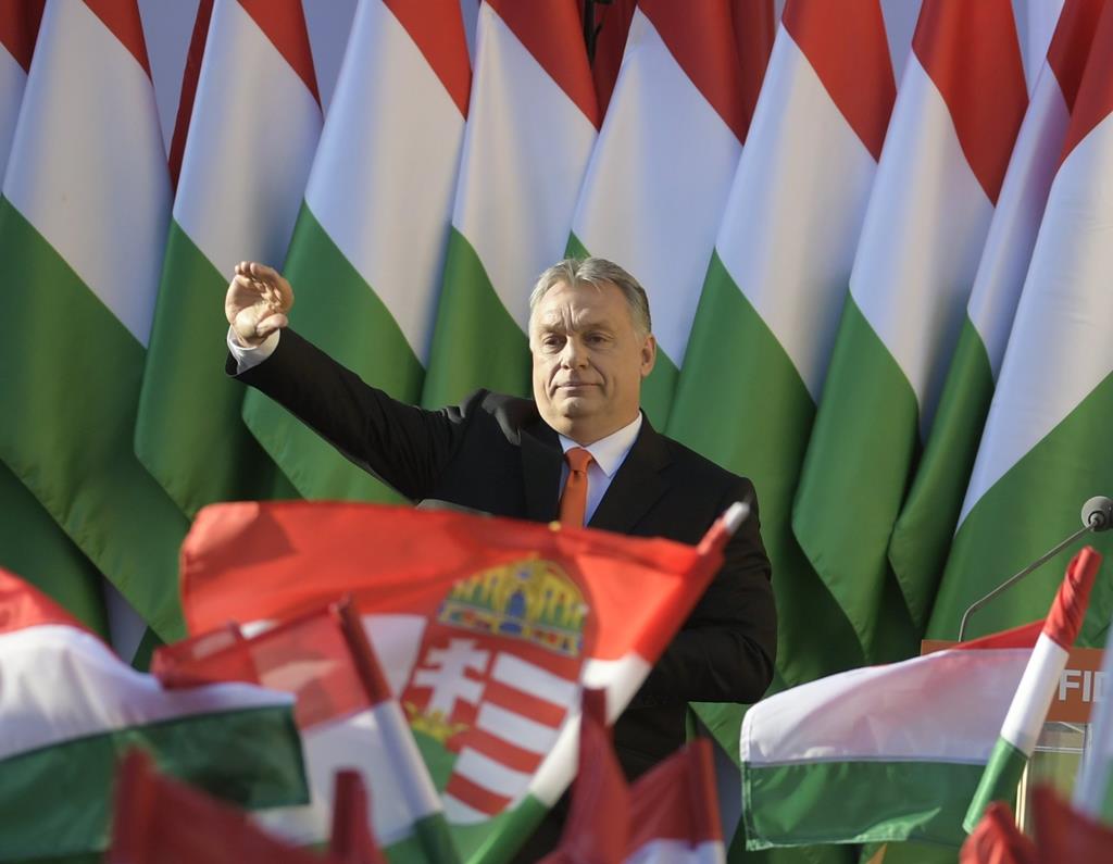 As bandeiras de Orbán são a luta contra a imigração em massa e o multiculturalismo. Foto: Zsolt Szigetvary/EPA