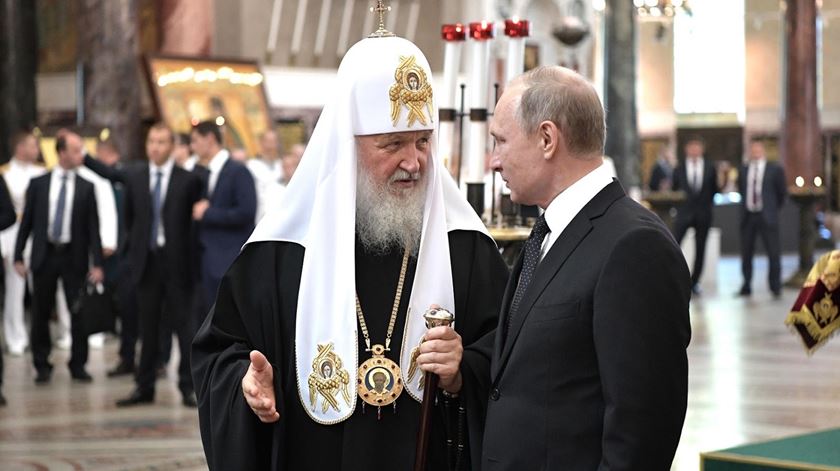 Patriarca Cirilo da Igreja Ortodoxa Russa com o Presidente russo, Vladimir Putin. Foto: DR