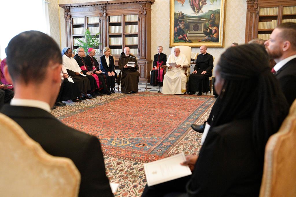 "Ninguém pode afirmar honestamente que não é afetado pela realidade dos abusos sexuais na Igreja." Foto: Vatican Media/Reuters