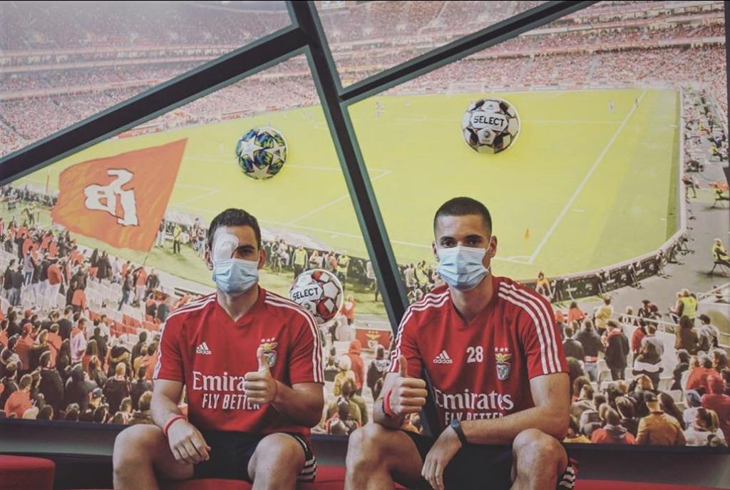 Zivkovic e Weigl após ataque ao autocarro do Benfica. Foto: Instagram Weigl
