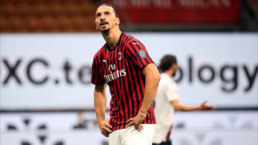 Ac Milan Anuncia Renovação De Ibrahimovic Renascença 5485